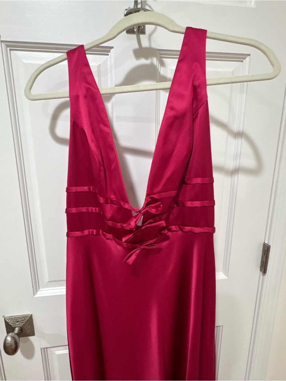 Mac Duggal Fuchsia Raspberry Pink Satin V-Neck Maxi Gown with Bow details - Picture 5 of 6